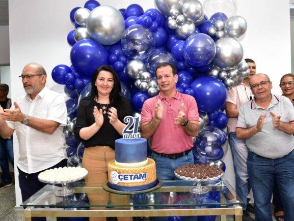 Cetam celebra 21 anos com comemoração entre colaboradores